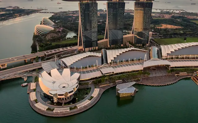 Marina Bay Sands and the Singapore skyline at dusk
