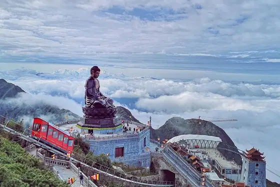 Fansipan Peak by cable car, back to Hanoi