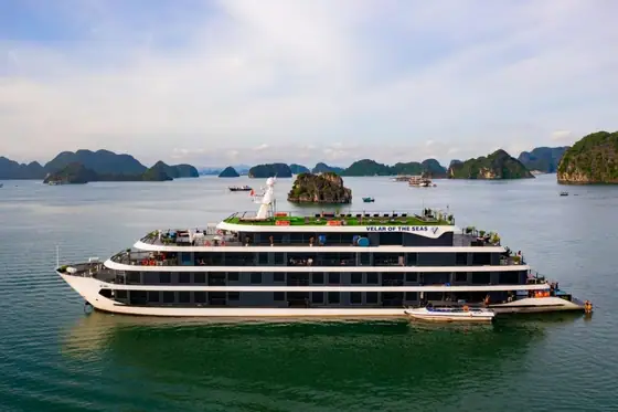 Ha Long Bay overnight cruise